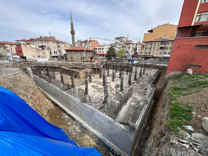 Merkez Camide Çalışmalar İlerliyor